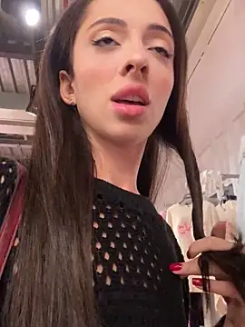 Snapshot of Yesmoree chatting on 09.16.25 Yesmoree online show from 09.16.25