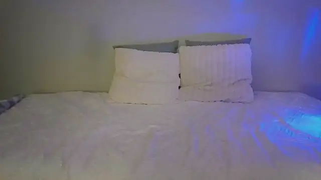 yourgurlfire online show from 10.09.25