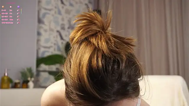 QueenieGitt online show from 04.15.26