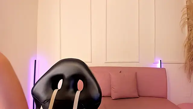 Lilily lv online show from 12.18.25