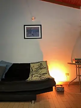 Snapshot of AlekBlake_ chatting on 10.20.25 AlekBlake  online show from 10.20.25
