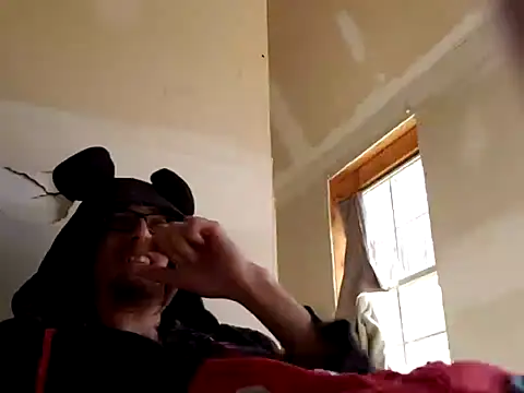 Snapshot of dandonn chatting on 02.28.25 dandonn online show from 02.28.25