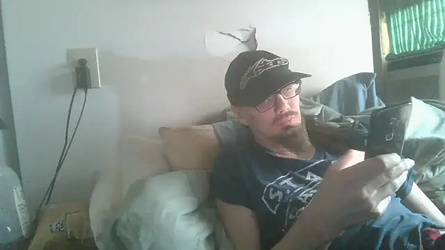 Snapshot of dandonn chatting on 11.20.25 dandonn online show from 11.20.25