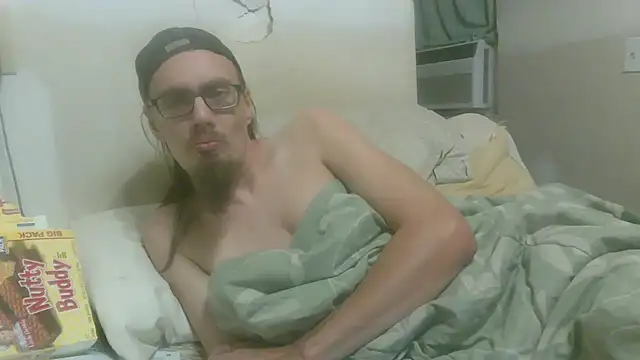 Snapshot of dandonn chatting on 11.22.25 dandonn online show from 11.22.25