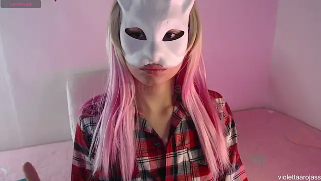 Snapshot of violettaarojass chatting on 11.18.25 violettaarojass online show from 11.18.25