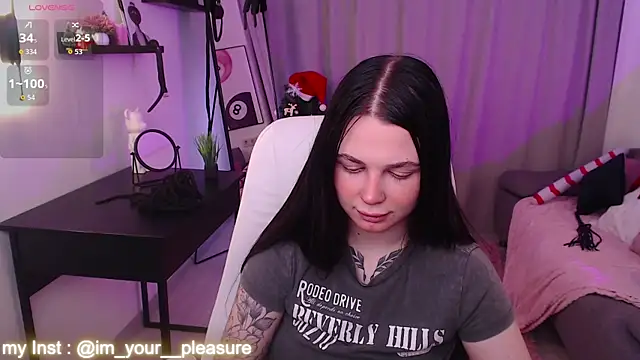 Michela Fruet online show from 12.21.25