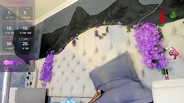 Snapshot of AmbarFoxx_ chatting on 06.18.26 AmbarFoxx online show from 06.18.26
