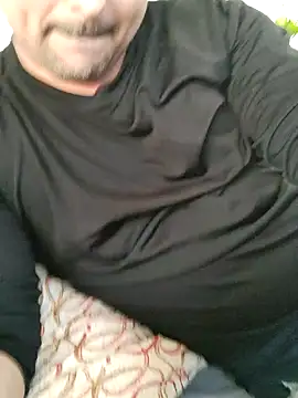 Snapshot of Bradd_32 chatting on 10.28.25 Bradd 32 online show from 10.28.25