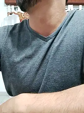 Snapshot of Bradd_32 chatting on 11.12.25 Bradd 32 online show from 11.12.25