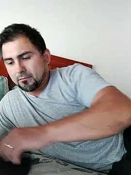 Snapshot of Bradd_32 chatting on 11.30.25 Bradd 32 online show from 11.30.25