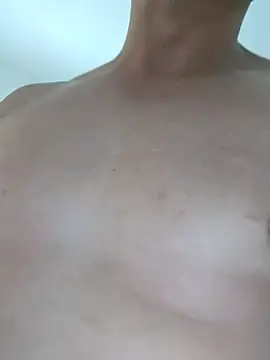 Snapshot of Bradd_32 chatting on 12.20.25 Bradd 32 online show from 12.20.25