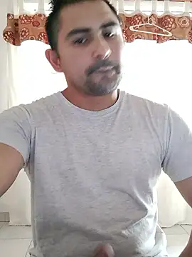 Snapshot of Bradd_32 chatting on 01.08.26 Bradd 32 online show from 01.08.26