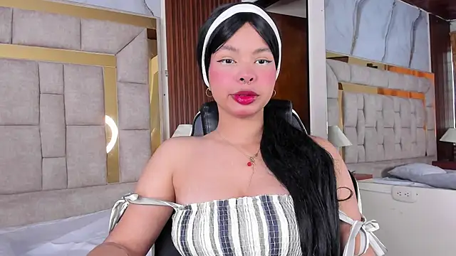 Snapshot of PamelaCullen chatting on 12.01.25 PamelaCullen online show from 12.01.25