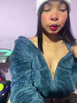 Snapshot of PamelaCullen chatting on 12.20.25 PamelaCullen online show from 12.20.25