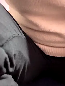 Snapshot of opna8 chatting on 02.19.26 opna8 online show from 02.19.26