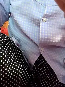 Snapshot of opna8 chatting on 02.25.26 opna8 online show from 02.25.26