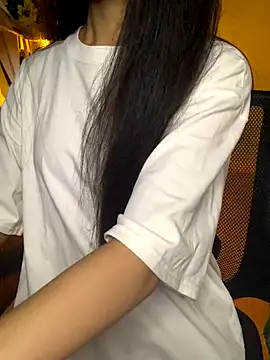 Snapshot of Nhinhi18 chatting on 10.08.25 Nhinhi18 online show from 10.08.25