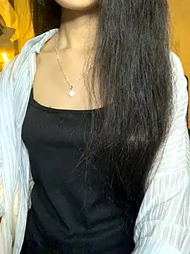 Snapshot of Nhinhi18 chatting on 11.01.25 Nhinhi18 online show from 11.01.25