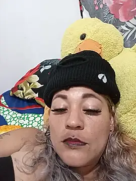 Snapshot of Diablamix chatting on 11.02.25 Diablamix online show from 11.02.25