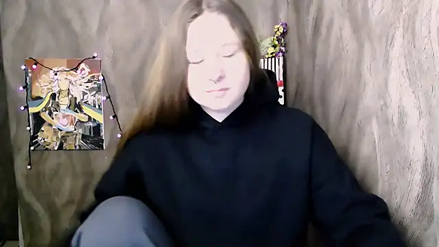 Snapshot of Linda_S_ chatting on 10.02.25 Linda S  online show from 10.02.25