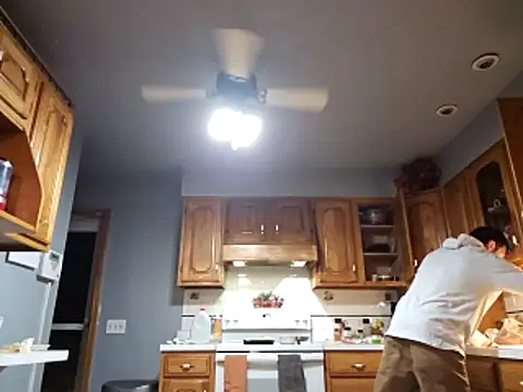 Snapshot of sloppytopkins chatting on 12.19.25 sloppytopkins online show from 12.19.25