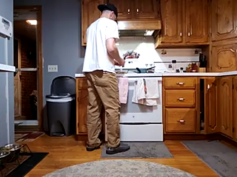 Snapshot of sloppytopkins chatting on 02.21.26 sloppytopkins online show from 02.21.26