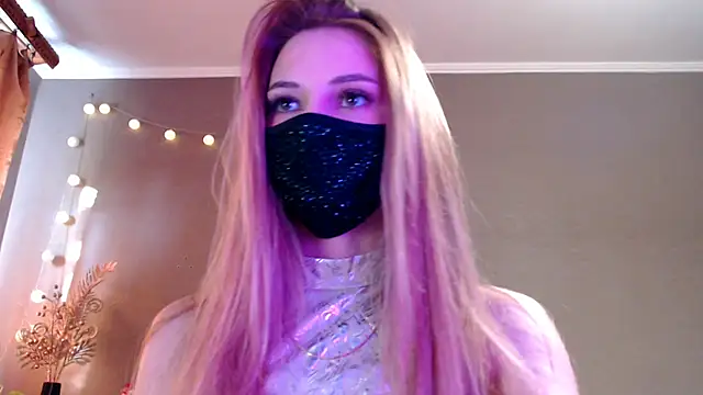 Iris lave online show from 05.03.26