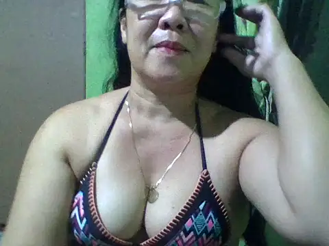 Snapshot of mommasexy29 chatting on 02.08.26 mommasexy29 online show from 02.08.26