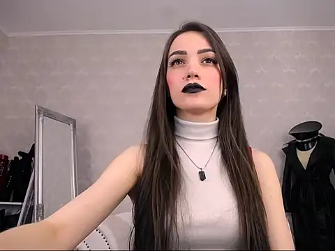 Snapshot of AlienaMoore chatting on 09.12.25 AlienaMoore online show from 09.12.25