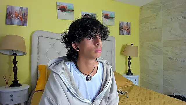 Snapshot of Ibratxandy chatting on 10.18.25 Ibratxandy online show from 10.18.25