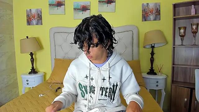 Snapshot of Ibratxandy chatting on 10.19.25 Ibratxandy online show from 10.19.25