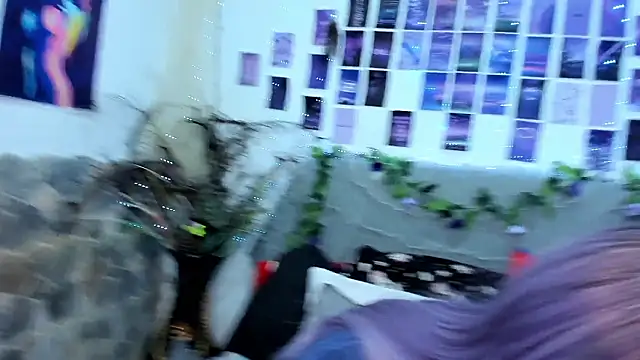 Snapshot of _viollette_ chatting on 02.13.26 viollette online show from 02.13.26