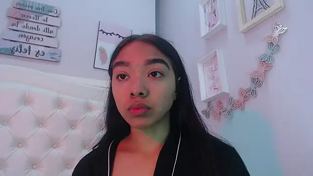 pocahontamoon online show from 09.24.25