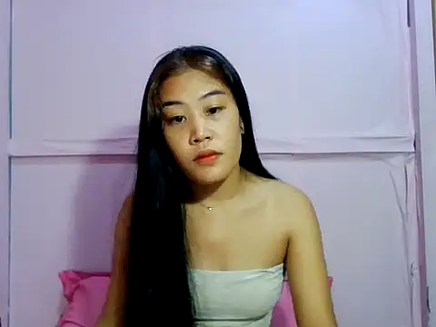 YourWildestDoll online show from 03.05.26