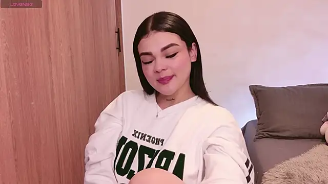 Snapshot of DulceDuarte chatting on 11.07.25 DulceDuarte online show from 11.07.25