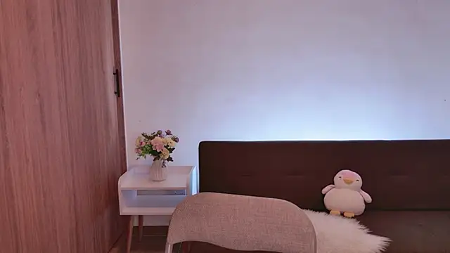 Snapshot of DulceDuarte chatting on 11.22.25 DulceDuarte online show from 11.22.25