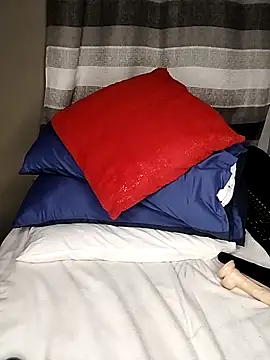 Berryangel03 online show from 10.28.25