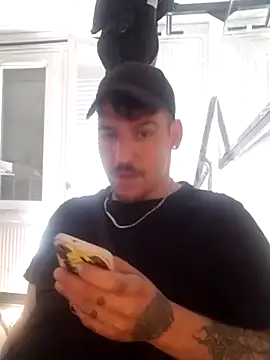 Snapshot of JuicyBigcock@xh chatting on 07.05.26 JuicyBigcockxh online show from 07.05.26