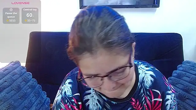 Snapshot of Linda_banks_ chatting on 09.11.25 Linda banks  online show from 09.11.25