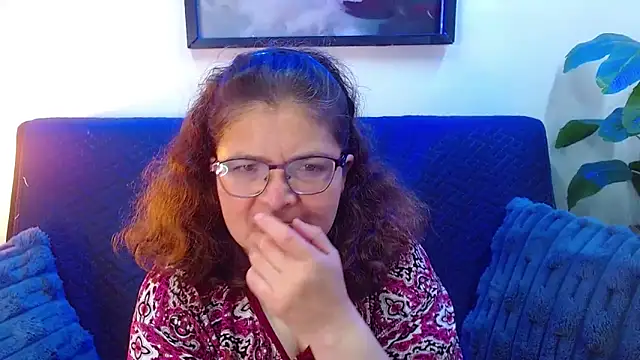 Snapshot of Linda_banks_ chatting on 10.04.25 Linda banks  online show from 10.04.25