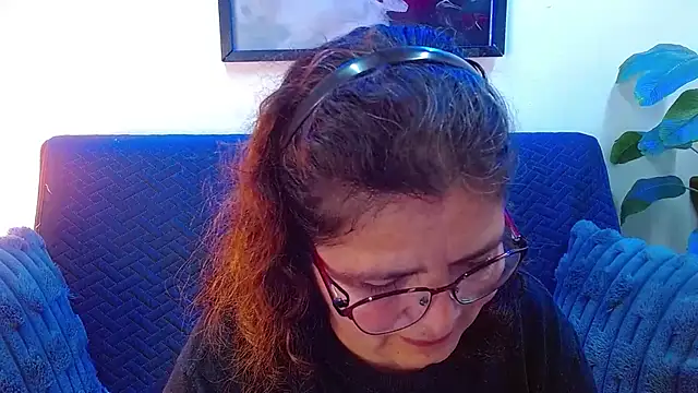 Snapshot of Linda_banks_ chatting on 10.05.25 Linda banks  online show from 10.05.25