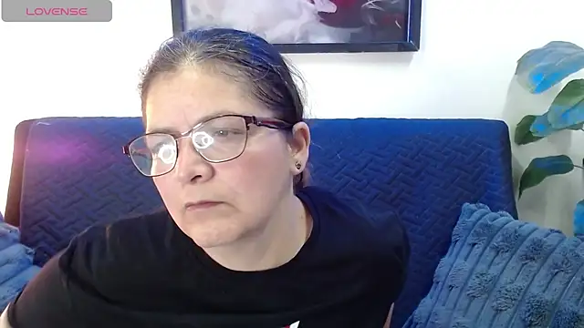 Snapshot of Linda_banks_ chatting on 10.11.25 Linda banks  online show from 10.11.25