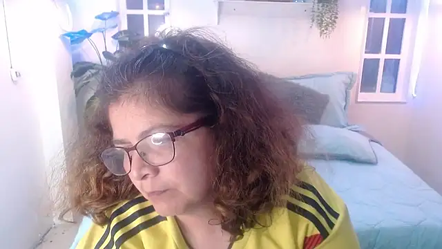 Snapshot of Linda_banks_ chatting on 10.19.25 Linda banks  online show from 10.19.25