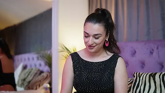 EmmaDallas online show from 11.19.25