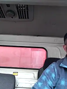 Snapshot of Aliyeni1 chatting on 12.18.25 Aliyeni1 online show from 12.18.25