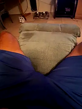 Snapshot of pullitoff chatting on 11.12.25 pullitoff online show from 11.12.25