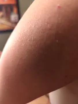 Snapshot of EllieEnchantress chatting on 12.20.25 EllieEnchantress online show from 12.20.25