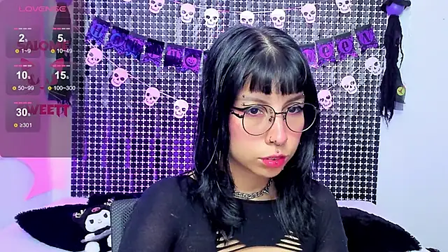 Snapshot of Rose_72 chatting on 10.21.25 Rose 72 online show from 10.21.25