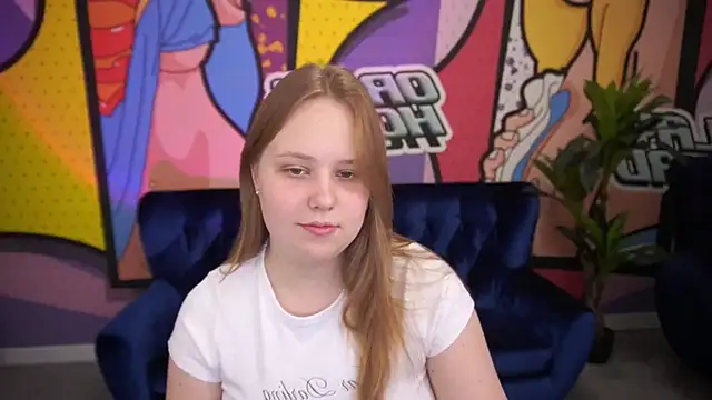 Snapshot of CrystallPaws chatting on 10.28.25 CrystallPaws online show from 10.28.25