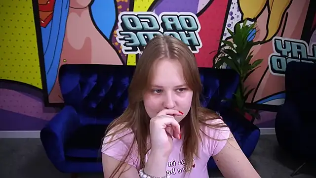 Snapshot of CrystallPaws chatting on 11.03.25 CrystallPaws online show from 11.03.25